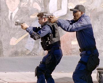   (Colin Farrell)     (Samuel L Jackson)   S.W.A.T.    (S.W.A.T.)